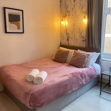 Lovely 2 Bed Flat 2 Floor Miles 런던 외부 사진