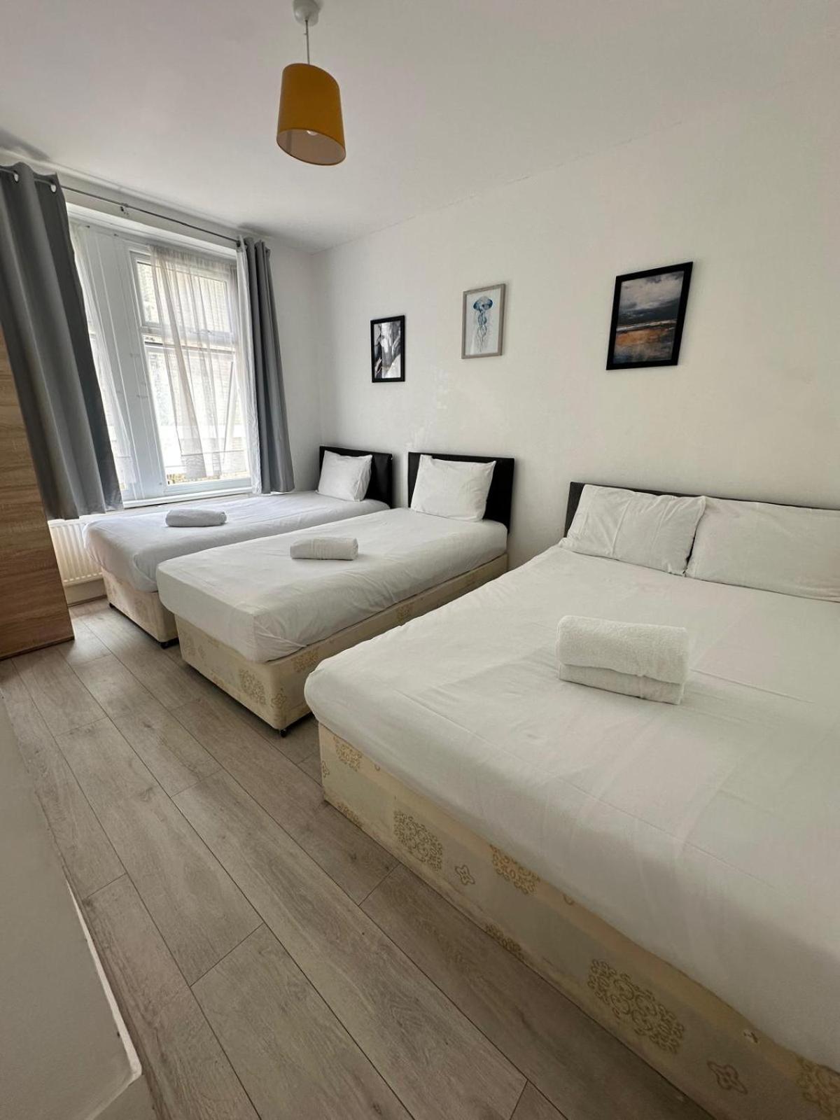 런던 Lovely 2 Bed Flat 2 Floor Miles 아파트 외부 사진