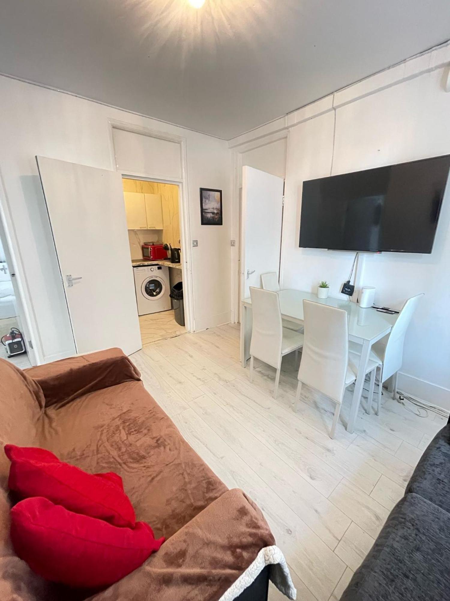 Lovely 2 Bed Flat 2 Floor Miles 런던 외부 사진