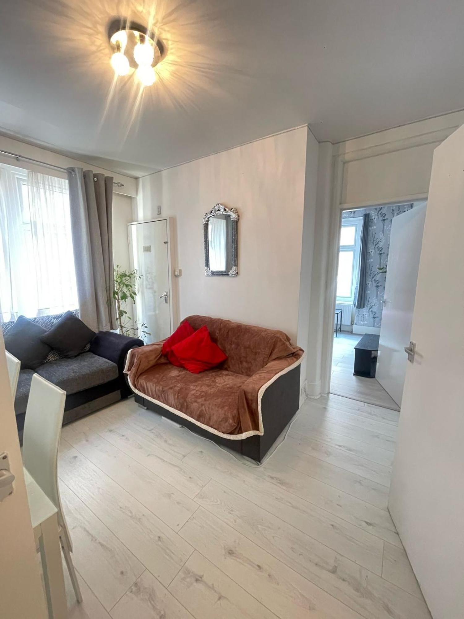 Lovely 2 Bed Flat 2 Floor Miles 런던 외부 사진