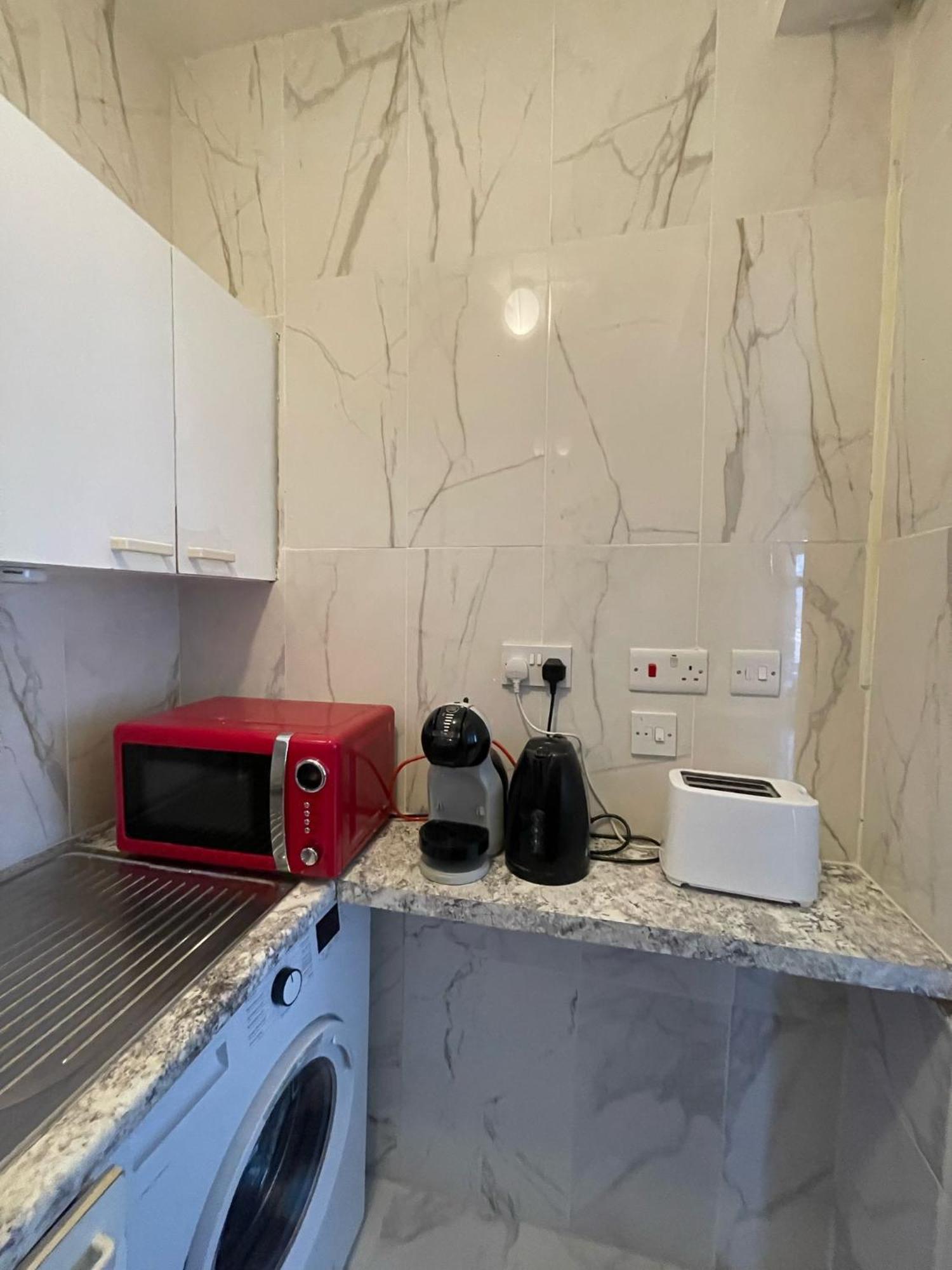Lovely 2 Bed Flat 2 Floor Miles 런던 외부 사진