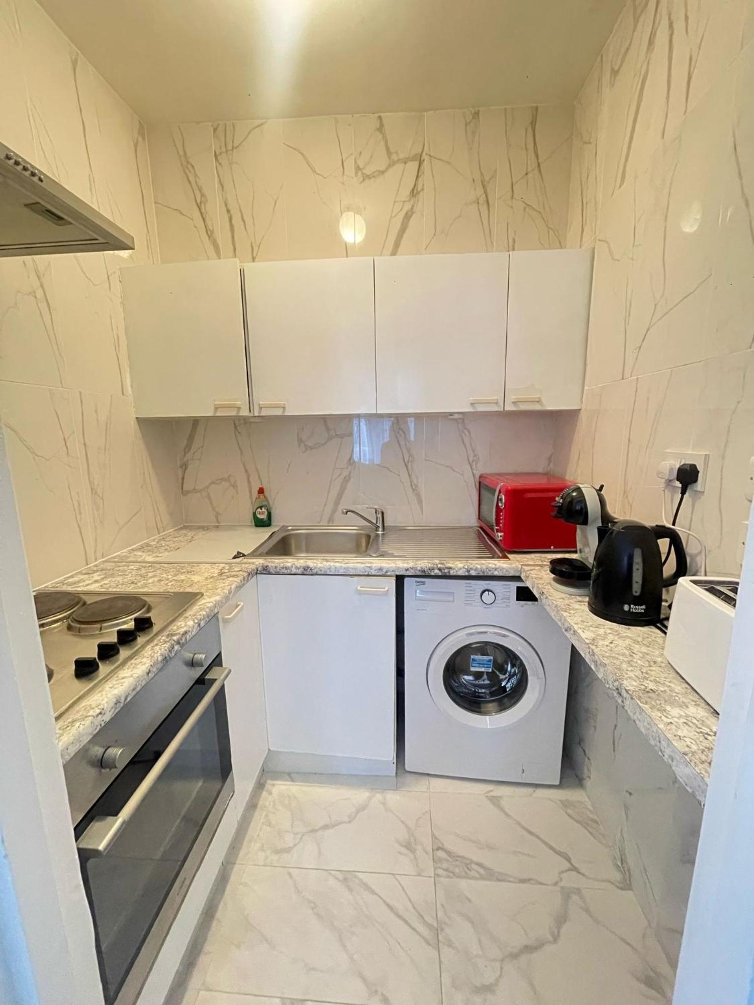 Lovely 2 Bed Flat 2 Floor Miles 런던 외부 사진